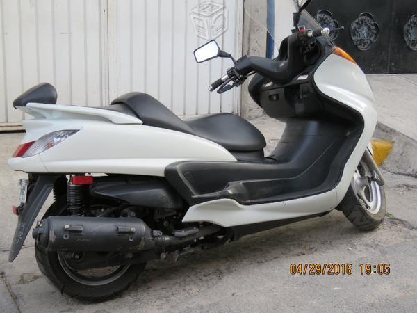 Yamaha majesty 400cc excelente scooter -08