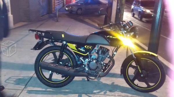 Moto italika negra -amarillo -16