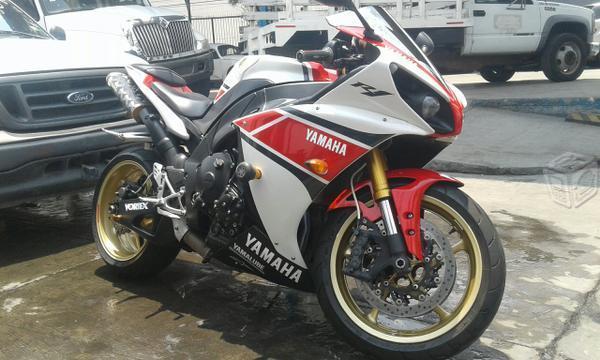 Yamaha r1 excelente -12