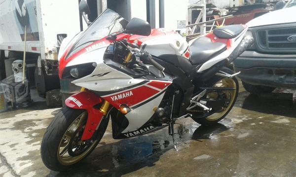 Yamaha r1 excelente -12