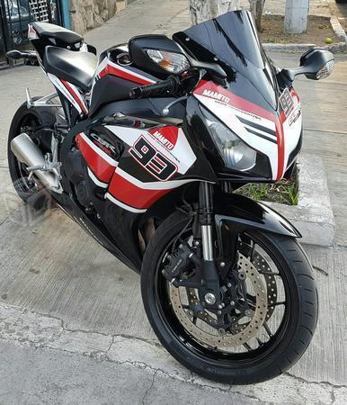 Hermosa honda cbr1000rr -14