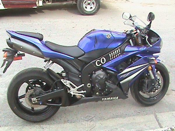 Yamaha r1 impecable como nueva -07