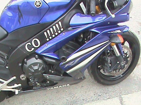 Yamaha r1 impecable como nueva -07