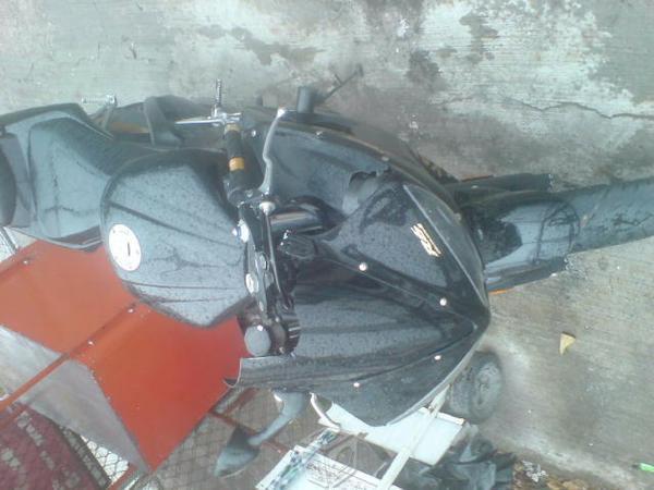 Motocicleta yamaha -09