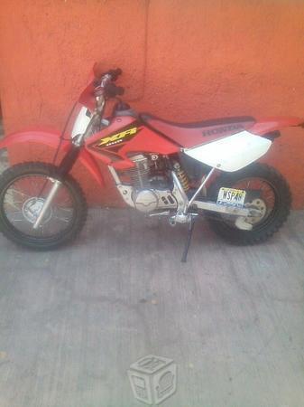 Motocicleta honda 80c -03
