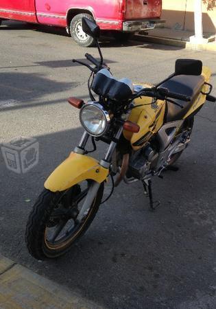 Honda Twister 250cc en buenas condiciones -08