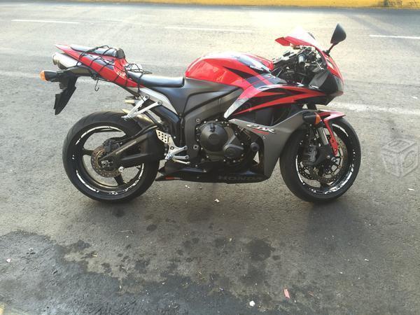 Moto de pista Honda cbr 600cc -09