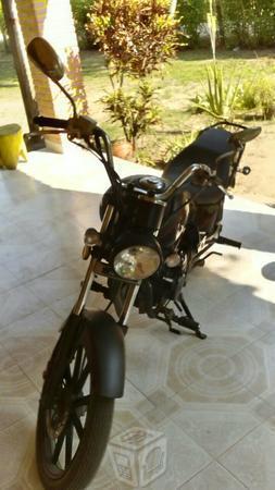 Motocicleta chopper 150cc -14