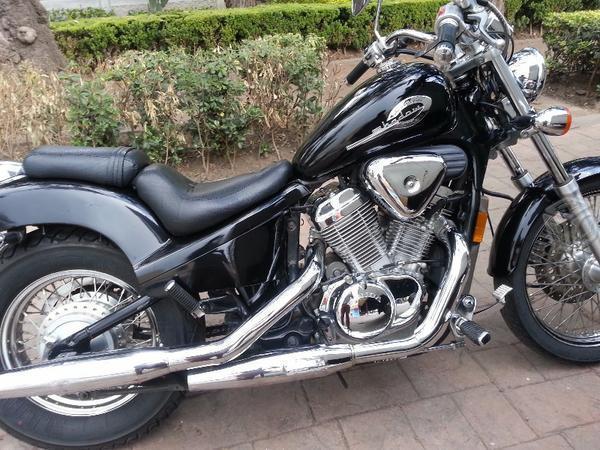 Honda shadow 600cc 1998 segundo dueño cuidada -98