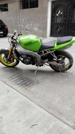 Moto Kawasaki Full Injection -04