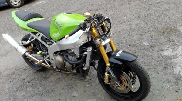 Moto Kawasaki Full Injection -04