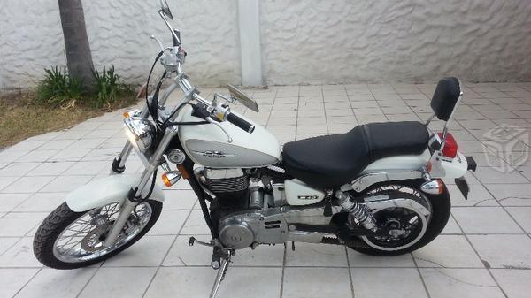 Suziki Boulevar 650 impecable casi nueva un dueño -09