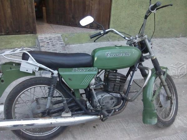 Motocicleta super clasica -84