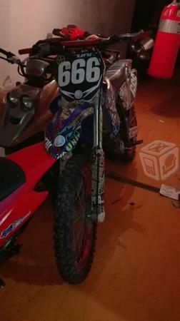 Cross yz yamaha 250cc -01