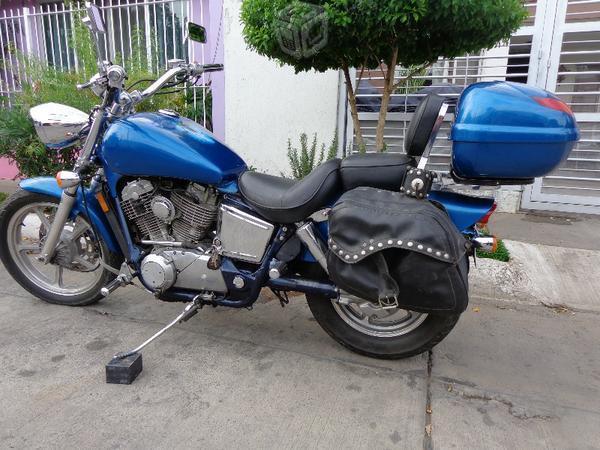 Bonita Honda Shadow Spirit 1100 cc -89