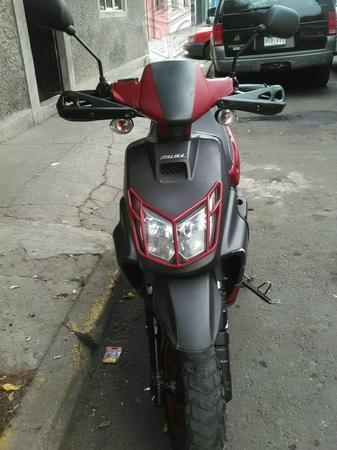 Exelente moto 150 -13