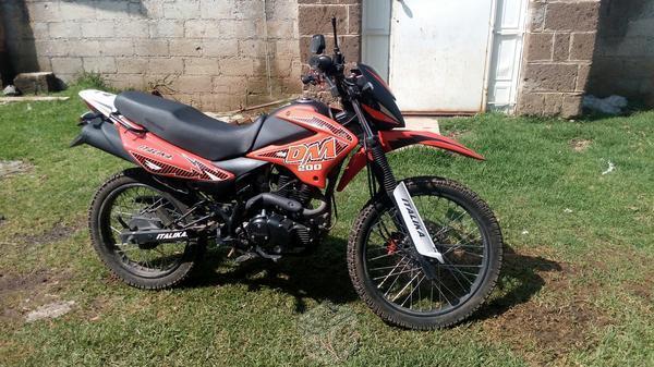 Vendo moto dm200