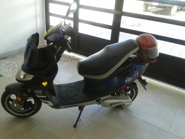 Bonita motoneta vento ,2 tiempos 90cc -06