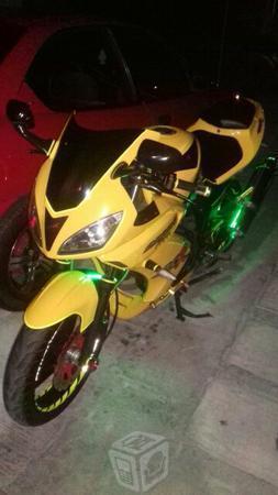 Se vende moto deportiva -14