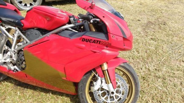 Llamativa y muy Potente Ducati -04
