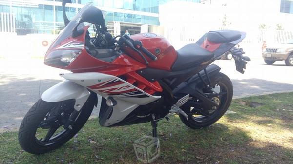 Deportiva Yamaha R 15 -15