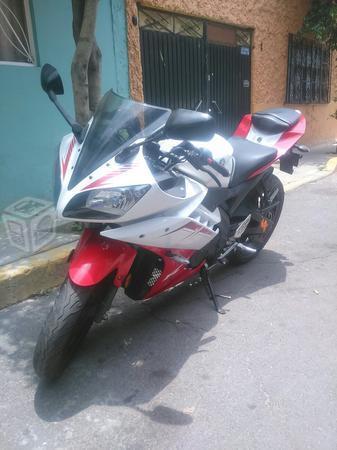 Bonita yamaha r15 -14