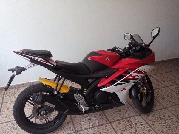 Moto Yamaha R15 -15