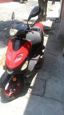 Vendo excelente motoneta -12