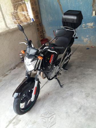 Exelente Moto Yamaha -12