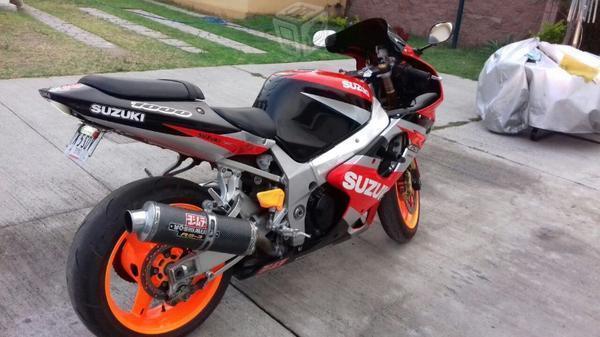 Flamante sizuki gsxr -02