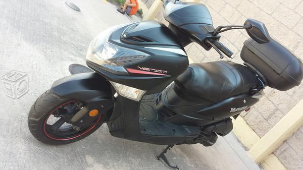 Se vende o cambia motoneta kurazai 175 -15