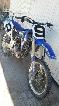 Vendo moto yamaha , hermosa -03