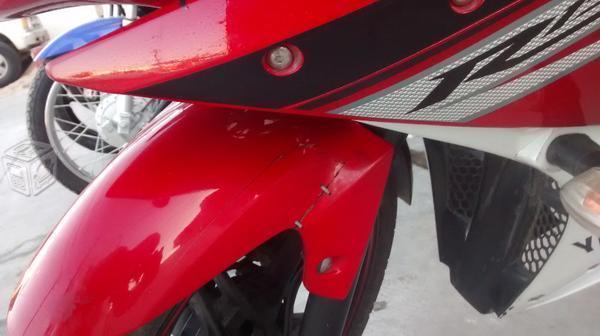 Yamaha R15 Rojo con Blanco 150cc -13