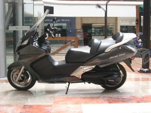 Maxi motoneta marca honda modelo silver wing 600 -08