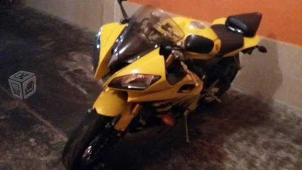 Yamaha r6r a cambio -08