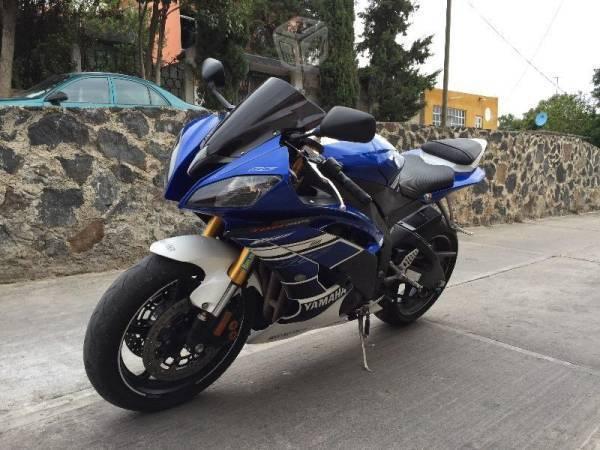 YAMAHA R6 con varios extras -08