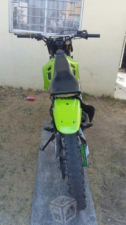 Moto tipo cross DM 200cc -08