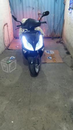 Moto está gts 175 -14