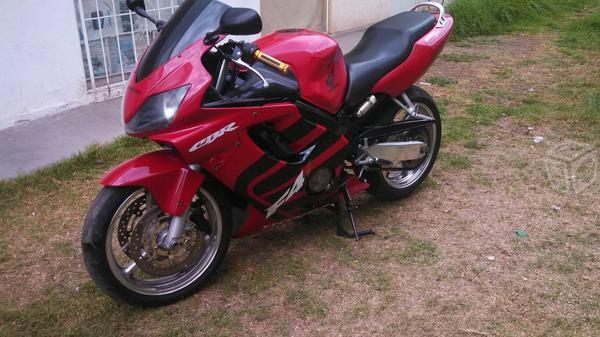 Cbr 600 f4i en exelentes condiciones -01