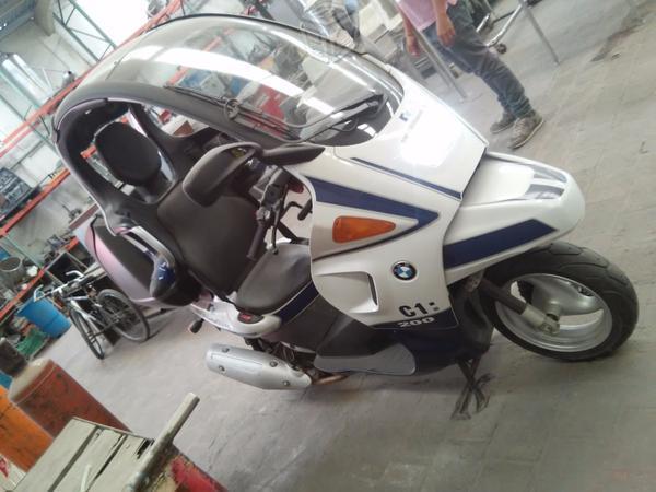 Bmw c1 200 scooter -01
