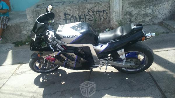 Suzuki gsx-r 750 cambio por auto o moto -92