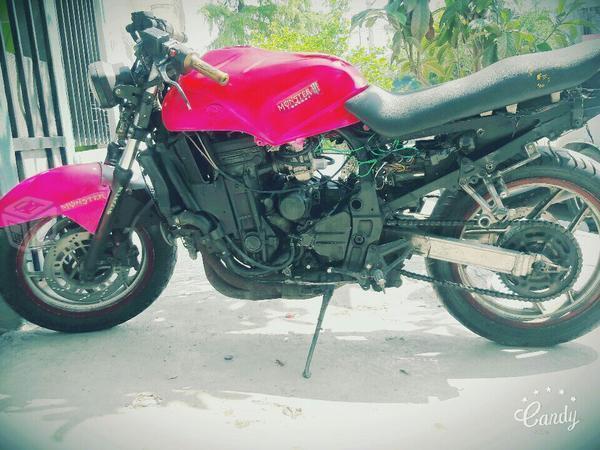 Moto deportiva 750 -99