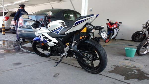 Yamaha r15 -14