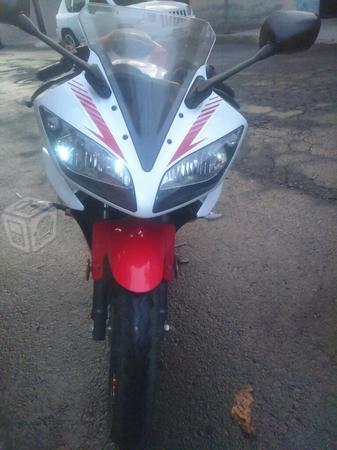 Bonita yamaha r15 -14