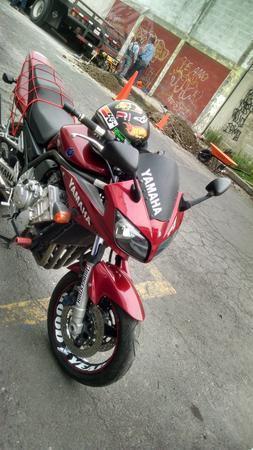 Yamaha fz 1000 muy cómoda y rapida -03