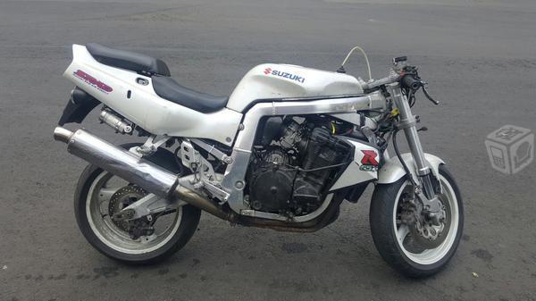 Moto suzuki 750cc -93