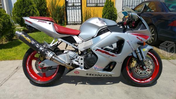 Hermosa e impecable honda cbr 929rr -01