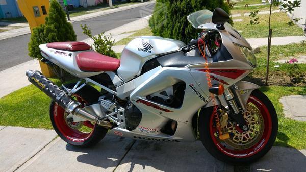 Hermosa e impecable honda cbr 929rr -01