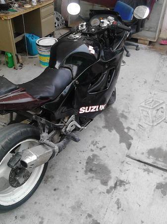 Suzuki gsr 600 mod