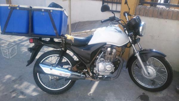 Motocicleta honda para reparto -14